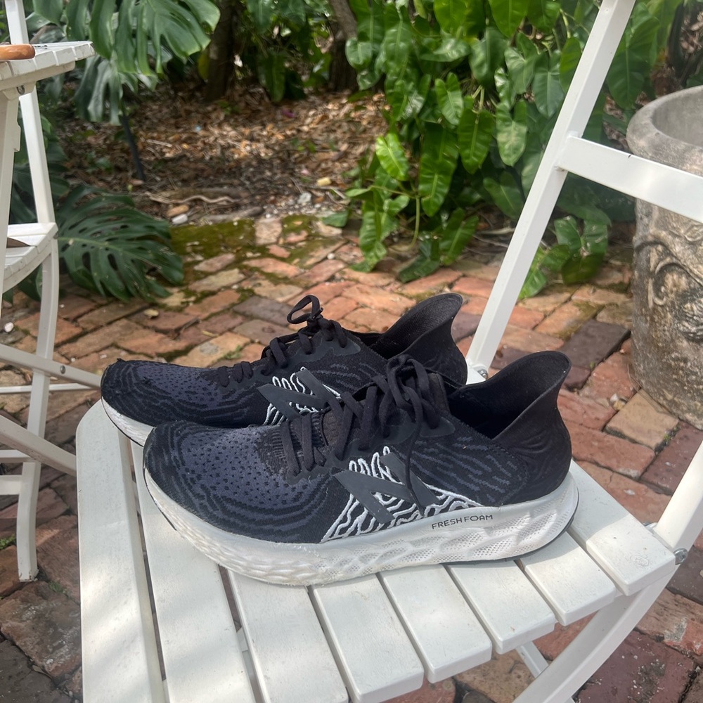 New Balance Men's Black & Navy Blus Knit Running Shoes